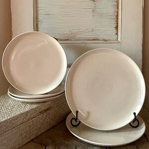 Crate & Barrel Hudson Natural Stoneware, 5 Piece Set, 2 Dinner & 3 Salad Plates